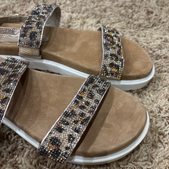 Very Volatile Black/White/Silver Sandals with Platform Sole Size 9 - Picture 4 of 8